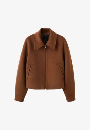 Bruine wollen jas met ritssluiting, brede kraag en twee voorzakken met verticale opening, losse pasvorm en lange mouwen.