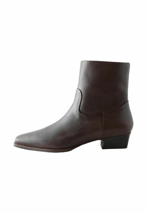 Next, REGULAR FIT - FOREVER COMFORT® ANKLE WESTERN BOOTS - Klasické členkové čižmy - new chocolate brown