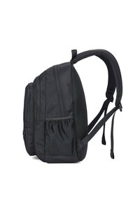 Zaino nero con finitura in tessuto testurizzato, spallacci imbottiti, molteplici scomparti con cerniera e una tasca laterale in rete per bottiglie d'acqua.