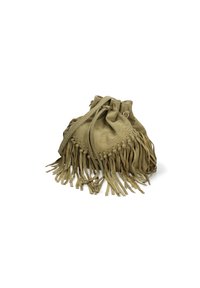 Borsa a tracolla in suede verde con dettagli in frange e base arrotondata. Presenta una superficie testurizzata e cuciture decorative lungo la parte superiore.