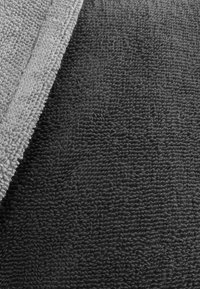 Normani WELLNESS - Bademantel - schwarz grau