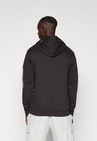 New Era MLB  NEW YORK YANKEES HOODED LONG SLEEVE - Sporto klubų atributika - black