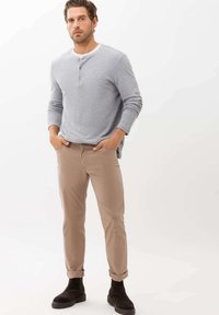 BRAX STYLE CADIZ - Stoffhose - beige