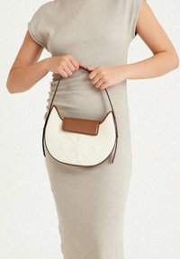 Mianqa MOON SHOULDER - Handtasche - white