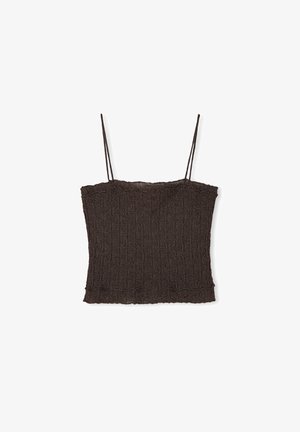 Hnědý strukturovaný crop top s tenkými nastavitelnými ramínky, zdobený jemným žebrováním a volánkovým lemem na spodní části.