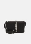 CITY BOLD FLAP CROSSOVER - Taška s příčným popruhem - black