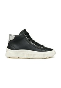 Sneaker alta nera con tomaia in pelle liscia, accento argento sul tallone e suola in gomma bianca con scanalature testurizzate.