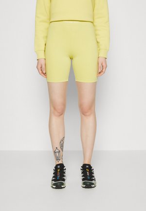 Calvin Klein Jeans INSTITUTIONAL CYCLING  - Šortky - yellow sand