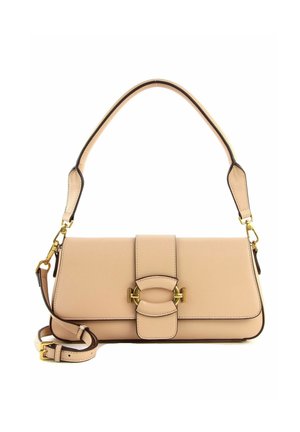 Sac à bandoulière en cuir beige avec ferrures dorées, rabat pliant, détail central à boucle et bandoulière amovible réglable.