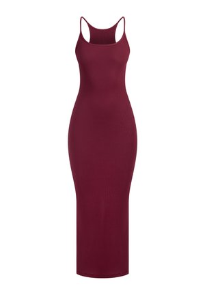 Abito maxi in magenta a coste con spalline sottili, silhouette aderente e design lungo fino al pavimento. Tessuto liscio e colore uniforme senza motivi.