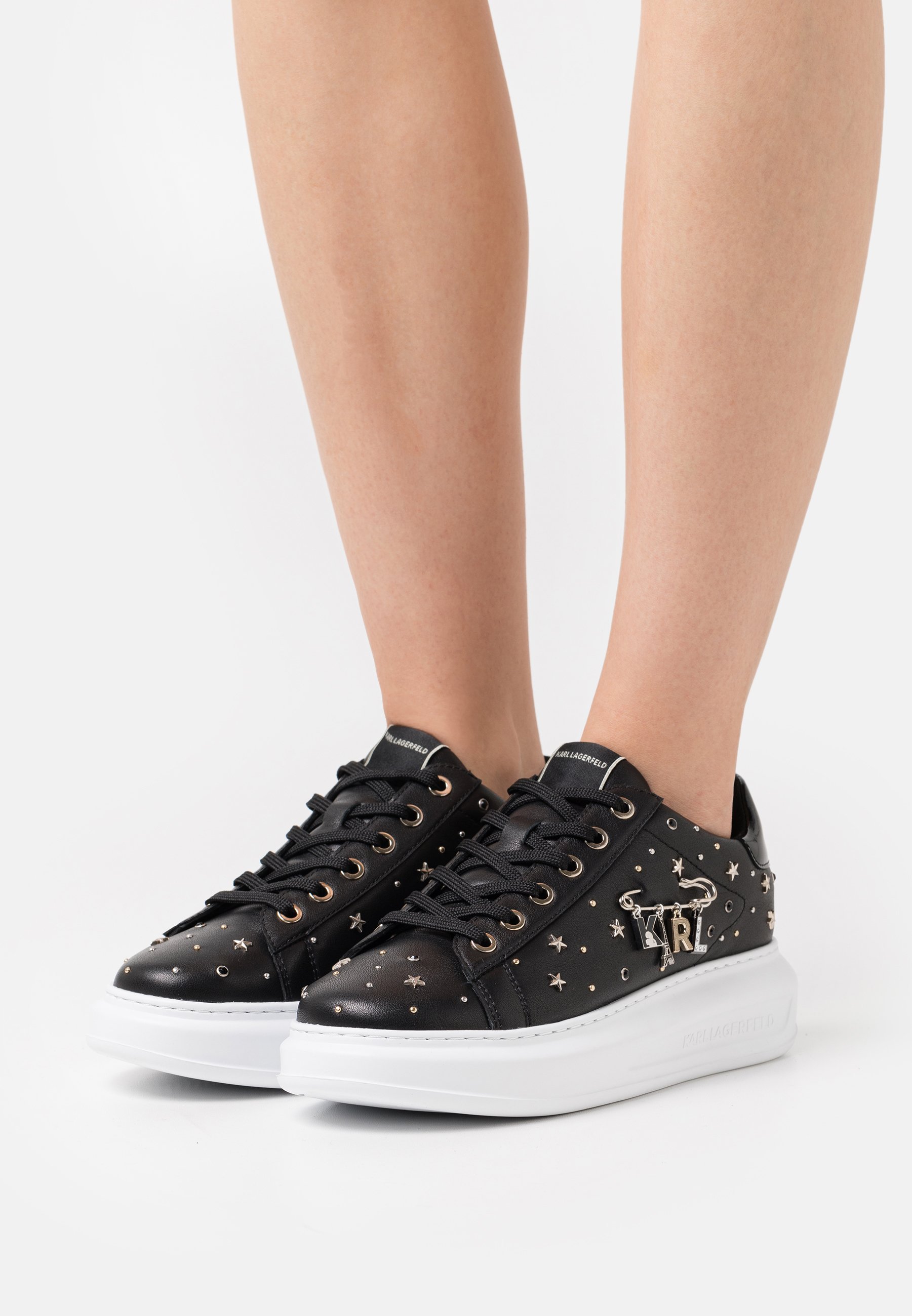 KARL LAGERFELD KAPRI CHARMS LACE - Sneakers laag - black/gold/Zwart -  Zalando.nl