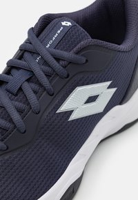 Lotto MIRAGE 600 ALR - Multicourt tennis shoes - navy blue/all white