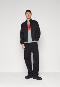 HUGO DULIVE - Tričko s potlačou - medium grey