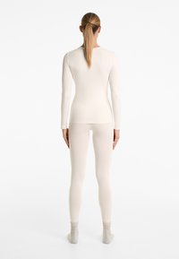 OYSHO SEAMLESS BASE LAYER - Langarmshirt - stone