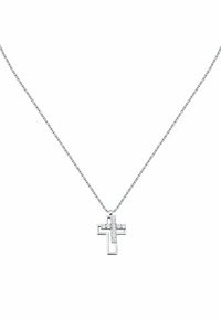 Collana in argento con pendente a croce; la croce è abbellita con gemme trasparenti, fornendo un aspetto texturizzato e scintillante.