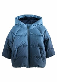Fodrad huva jacka i gradient blåa toner. Har en framzipper, sidofickor och en plyschinteriör. Boxig design och quiltad textur.