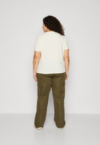 Tommy Hilfiger Curve 1985 MINI CORP - T-Shirt basic - ecru