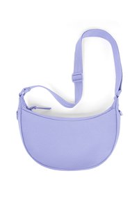 Borsa a tracolla viola in tessuto, con texture liscia, forma curvata, tracolla regolabile e dettagli con tasca con zip.