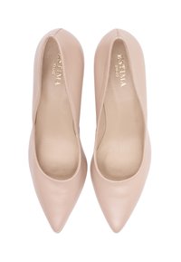 Beżowe szpilki ze skóry o spiczastym nosku i gładkiej fakturze, z niskim wycięciem i wyścieloną wkładką dla komfortu. Eleganckie i proste.