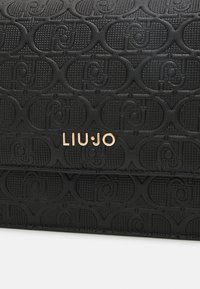LIU JO CROSSBODY - Skulderveske - nero