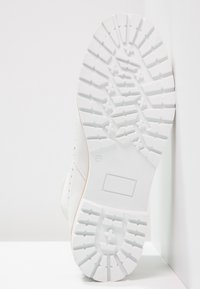 Tamaris Stivaletti stringati - white