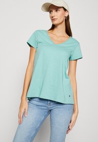 Mos Mosh TEE - Jednoduché tričko - wasabi