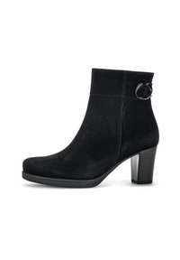 Bottines en suède noir avec un bout arrondi, une couture à l'avant, une boucle décorative et un talon épais. Texture lisse avec une finition mate.
