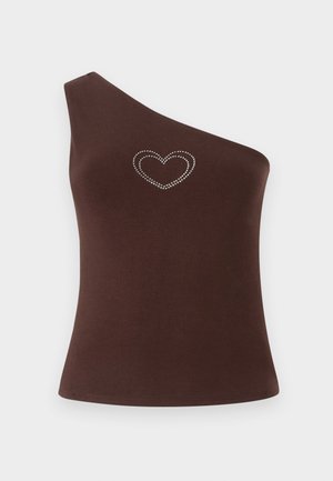 Top de tirante asimétrico marrón, hecho de una tela suave, con un diseño de corazón de strass en el pecho. Corte simple y líneas limpias.