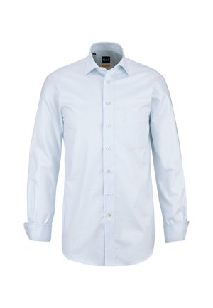 Camicia da uomo a maniche lunghe azzurro chiaro con sottili righe bianche, parte frontale con bottoni, taschino sul petto e colletto aperto.