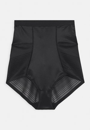 Braguitas moldeadoras negras de talle alto con frente de tela lisa y paneles laterales y en las aberturas de las piernas de malla rayada semitransparente.