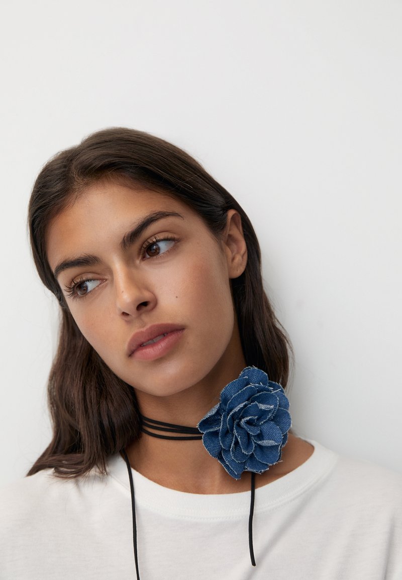 PULL&BEAR Necklace blue Zalando.de