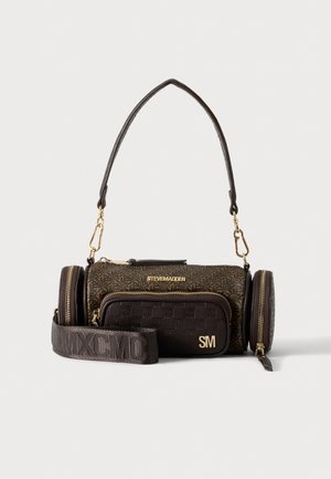 Petit sac à main rectangulaire marron de créateur avec plusieurs compartiments zippés et bandoulières et poignées amovibles.