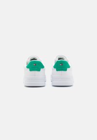Tommy Hilfiger COURT  - Trainers - white/olympic green
