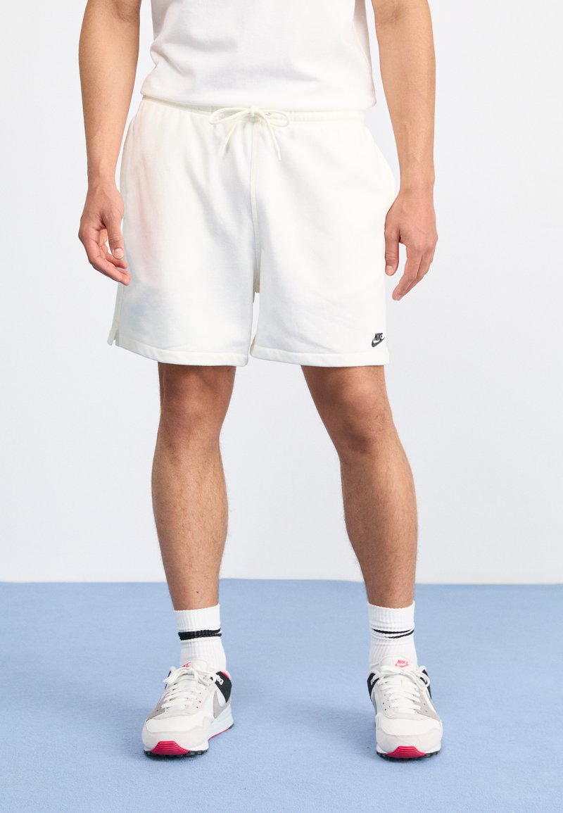 Nike Sportswear - CLUB FLOW  - Træningsbukser - sail/black, Forstør