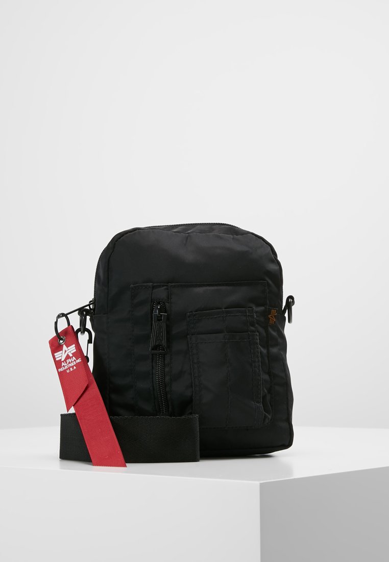 Alpha Industries - CREW CARRY BAG - Axelremsväska - black, Förstora