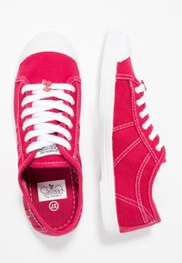 Le Temps Des Cerises BASIC - Sneakers basse - rouge