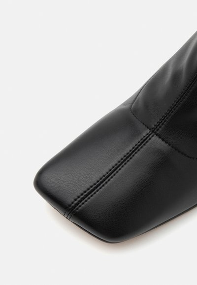 Souliers Martinez LOLA - Zābaki - black