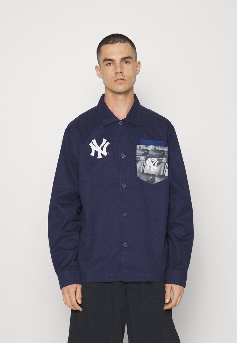 Champion MLB NEW YORK YANKEES COACH JACKET Chaqueta de entrenamiento dark blue/azul marino