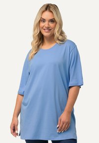 Ulla Popken PLUS SIZE SHORT SLEEVE TEE  - T-Shirt basic - cloud blue