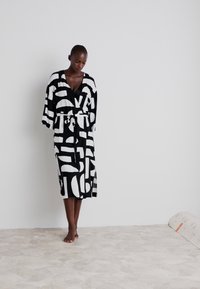 Triumph BEACH MYWEAR TUNIC ROBE - Dodaci za plažu - white