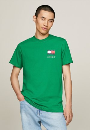 ESSENTIAL FLAG TEE  - Camiseta básica - green malachite