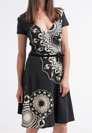 Vestito di maglina - black