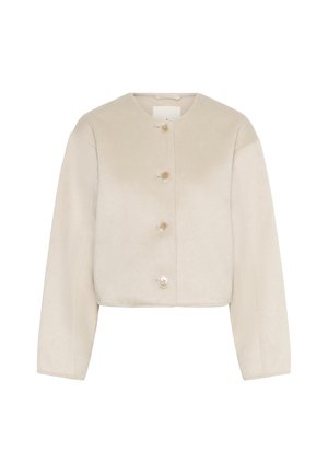 Giacca beige corta realizzata in morbido tessuto, con scollatura rotonda, maniche lunghe e sei bottoni frontali con una texture liscia.