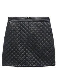 Zwart gequilt leren rok met een soepele tailleband. Heeft een ruitpatroon en een achterrits voor sluiting. Klassieke A-lijn silouet.