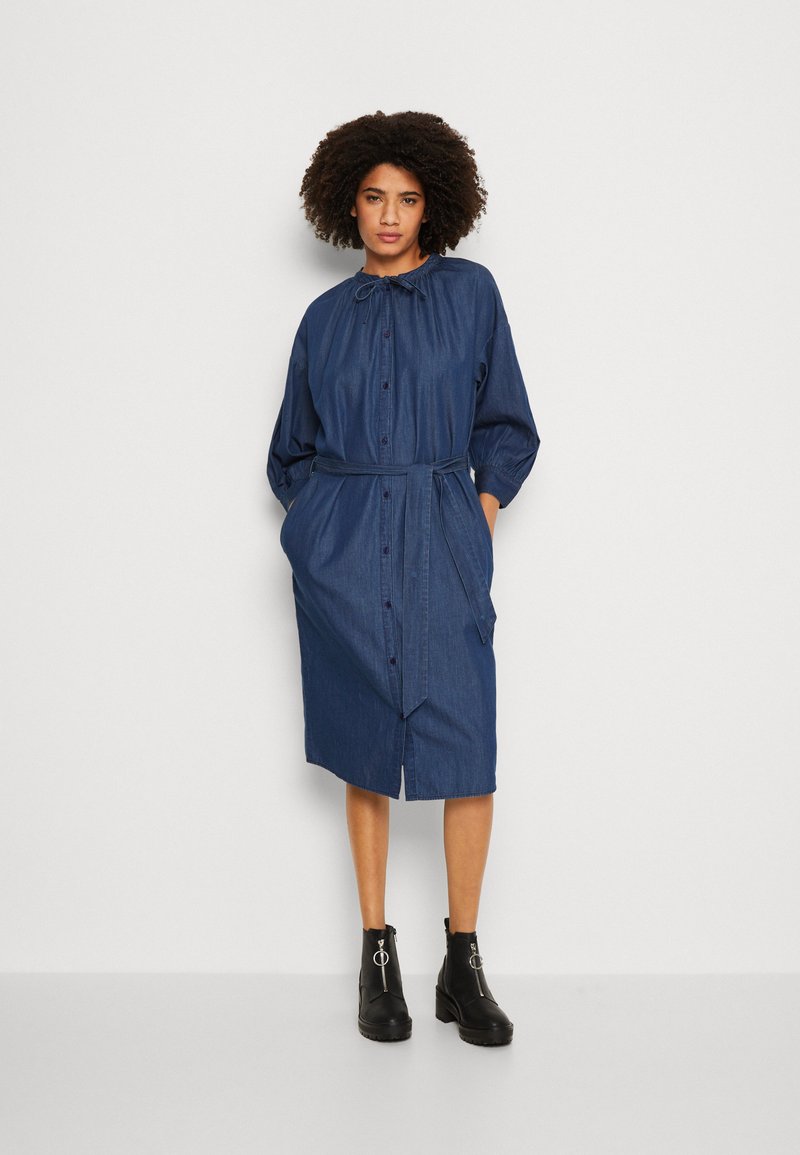 Soaked in Luxury LYNDA DRESS Denim dress dark blue denim/blue denim Zalando.ie
