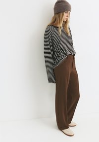 PULL&BEAR STRAGHT  - Broek - brown