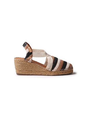Kilehæl espadrille sandal med stribet vævet stof i sort, tan og beige, med krydslagt elastikrem og platformsål indpakket i jute.