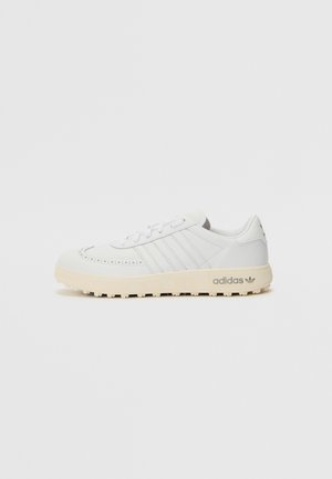 COURSECUP UNISEX - Golf shoes - cloud white iron metallic off white