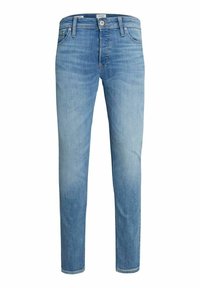 Jeans de mezclilla azul claro, de corte ajustado, con cremallera y cierre de botón, que cuentan con cinco bolsillos y un ligero desgaste para añadir textura.