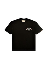 Sort bomulds t-shirt med et farverigt broderet grafik på venstre bryst, med ternede accenter og rund halsudskæring.